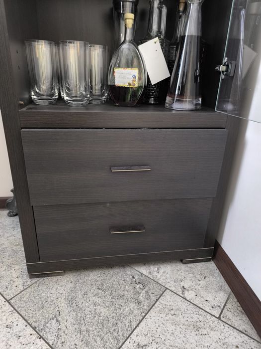 Meble witryn do salonu