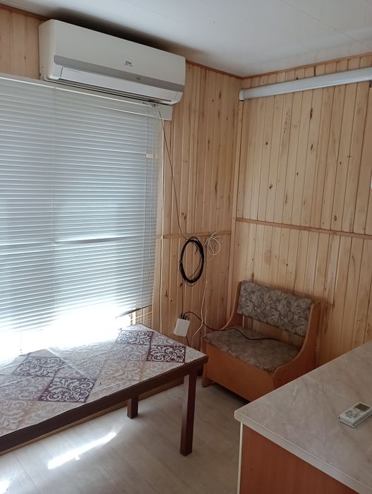 Будинок на причалі, р-н Дахнівка