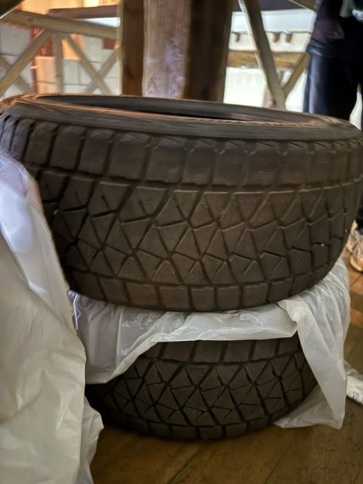 Продам шини Bridgestone blizak  275/45/r20