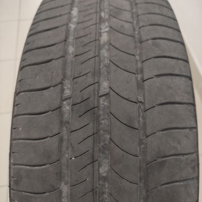 Pneu Michelin 205/60 R16 92h usado