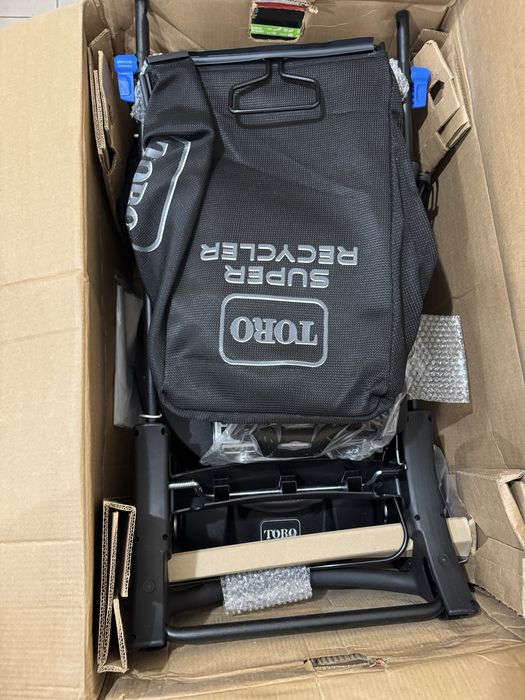 NEW Бензинова Газонокосарка з Приводом Toro USA з Двигун Briggs and Stratton 163 см3 Повністю Нова Запакована