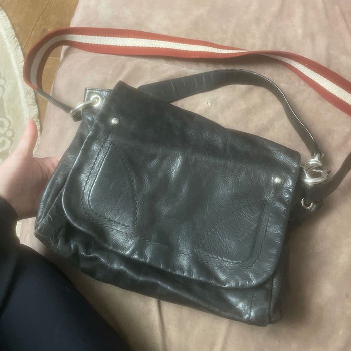 сумка bally жіноча , в хорошому стані