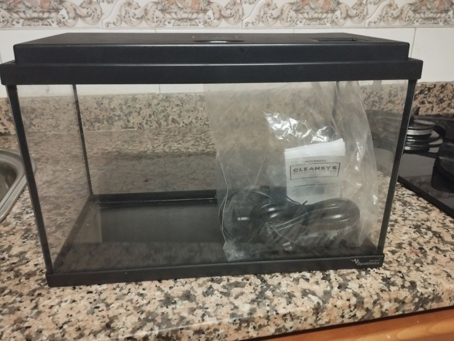 Vendo aquário novo