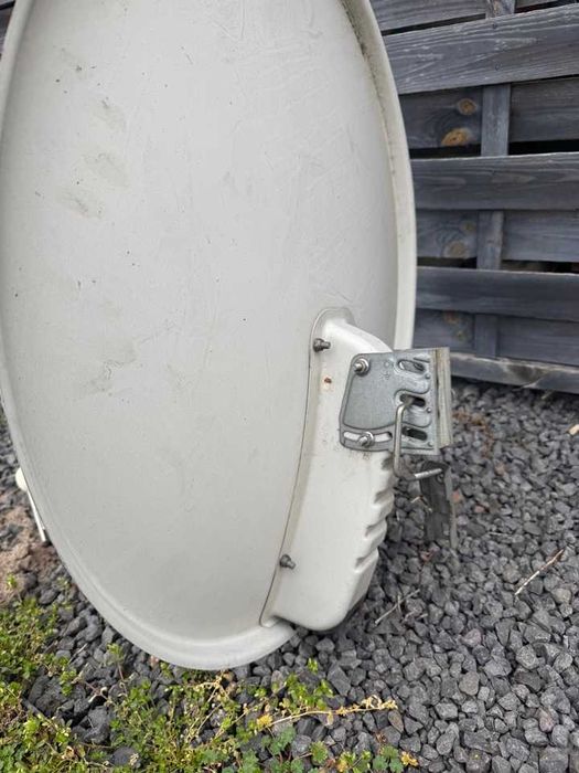 Antena satelitarna talerz