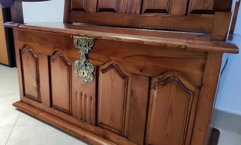 Arca / Banco de madeira maciça