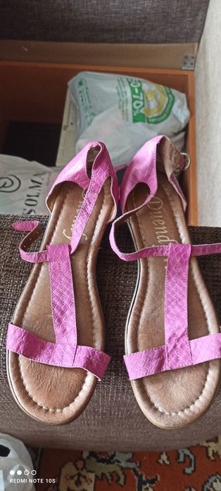 Босоніжки жіночі-є світло-зелені і рожеві-Іспанія-37р.