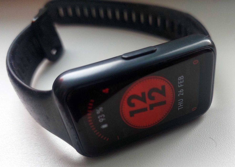 Продам Huawei Band 7