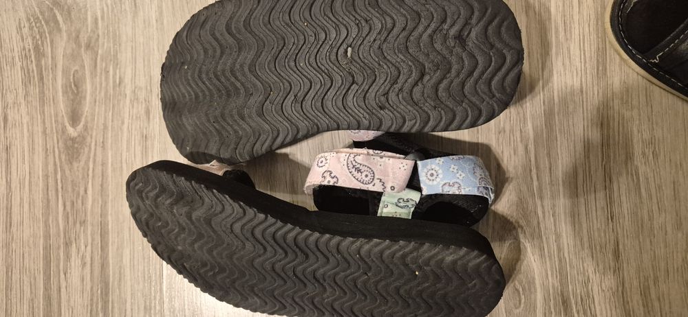 Sandałki dziewczęce kolorowe na rzepy rozmiar 38 Reserved