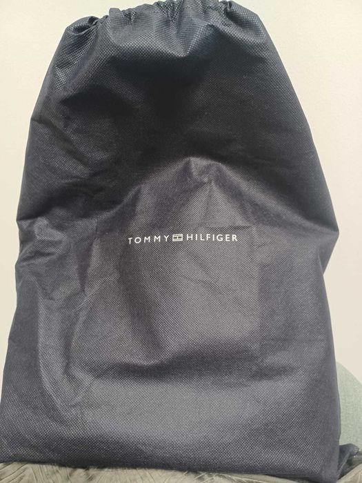 Mala original Tommy Hilfiger com Fatura de compra