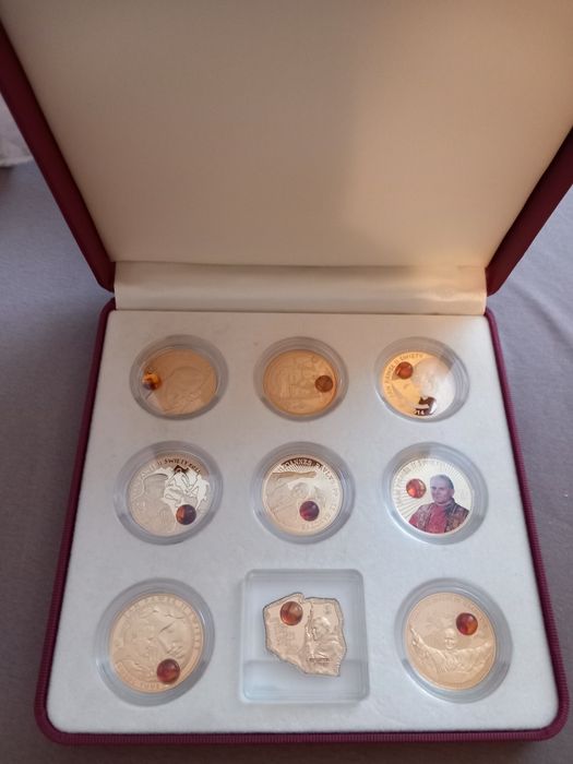 Papieska kolekcja bursztynowa