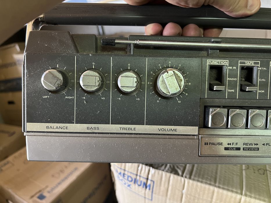 Boombox radio Hitachi