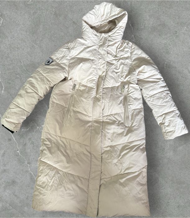 Жіночий зимовий пуховик