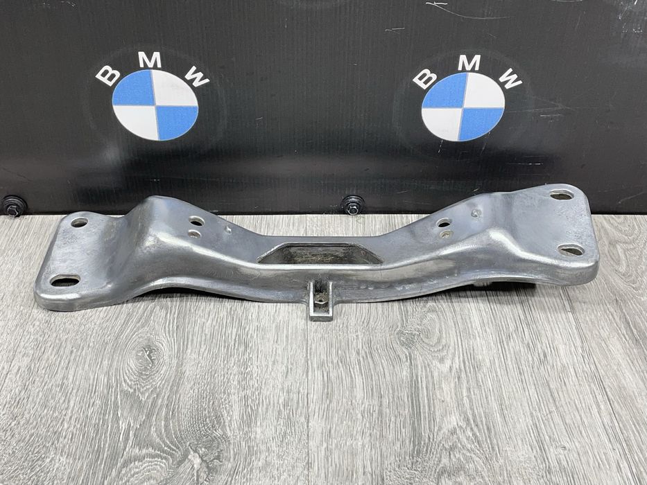 Траверса МКПП Е32/E34 M50/M51/M60 Код:857