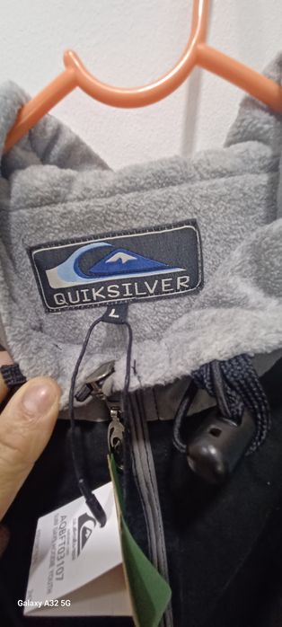 Casaco original Quicksilver tamanho L .Novo
