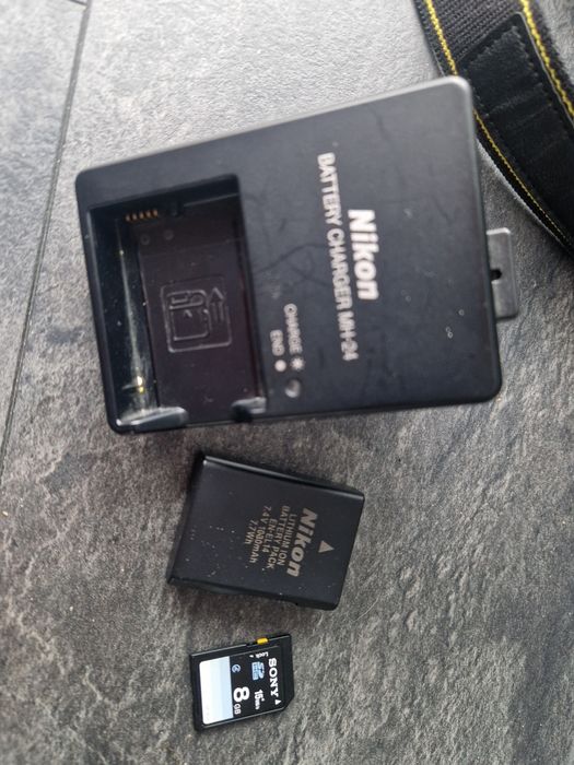 Nikod d3100 + obiektyw 18-55