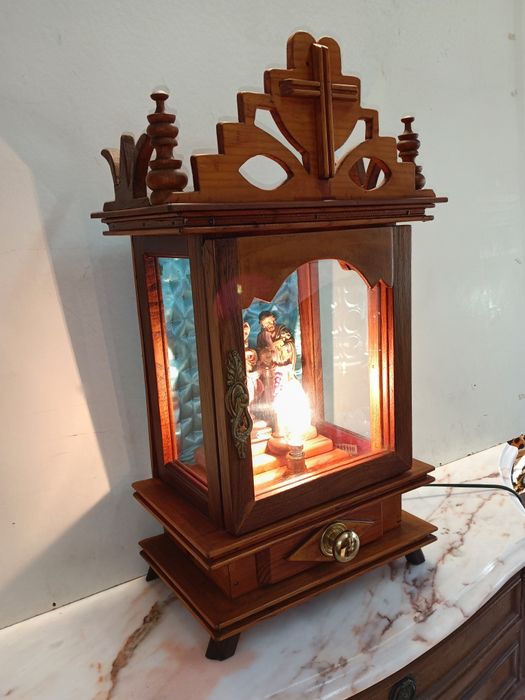 Restauro de mobiliário e peças decorativas