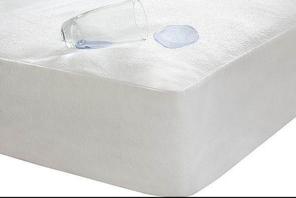 Водостійкий наматрасник