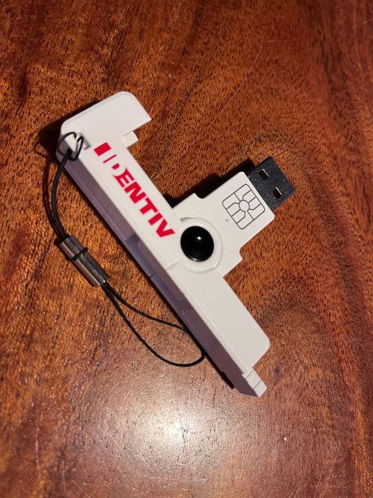 Identiv SCR3500 czytnik kart inteligenckich SmartCard