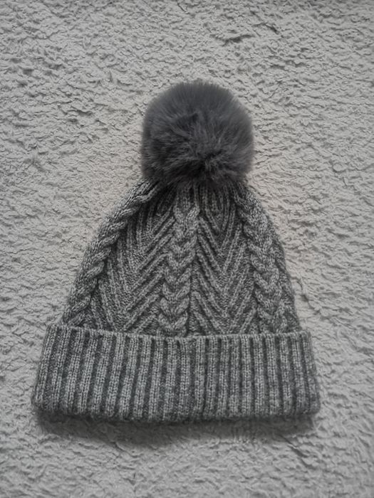 Komplet czapka szalik zimowy o ciekawym splocie