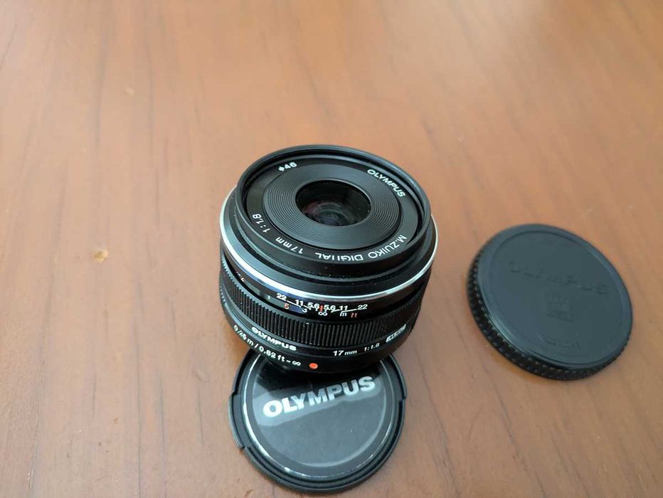 Olympus M. Zuiko Digital 17mm f/1.8 "c/nova"