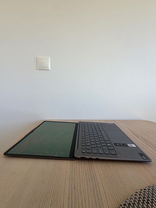 Portátil Lenovo Yoga Slim 7i 14 (Ultra 7-Windows 11 Home-16GB-512GB)