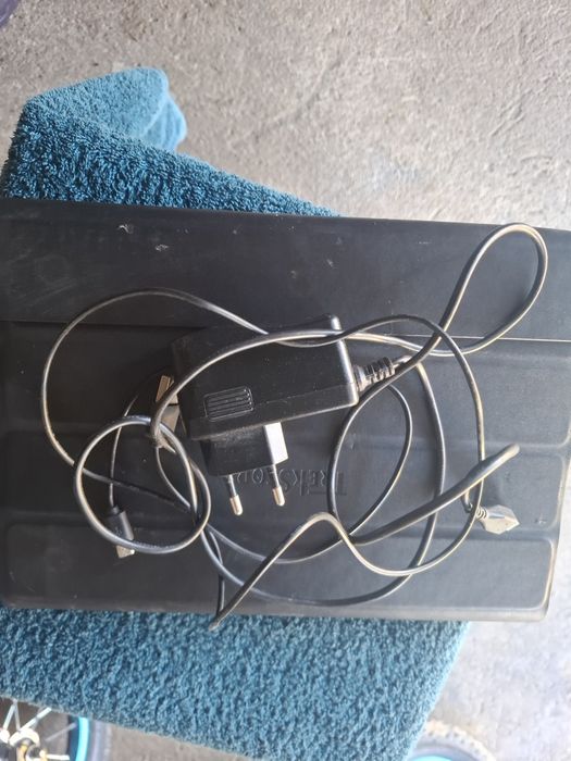 Tablet z klawiaturom TREkSTOR