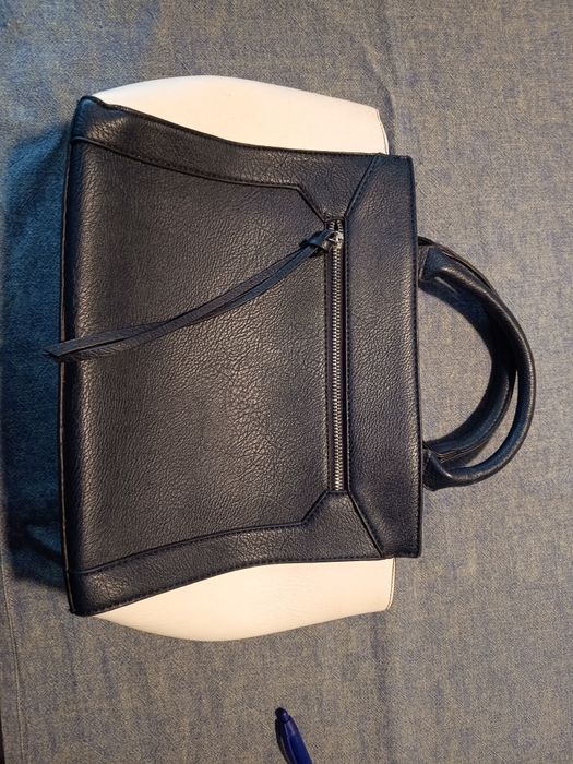 Carteira Azul Marinho e Branca Stradivarius - Nova