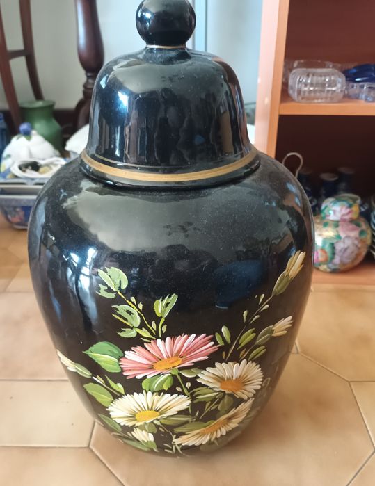 Pote grande pintado à mão