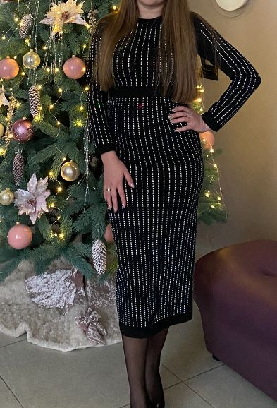 Сукня з камінцями