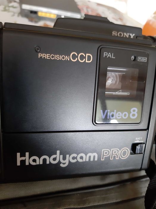 Sony video camera ccd-v90E