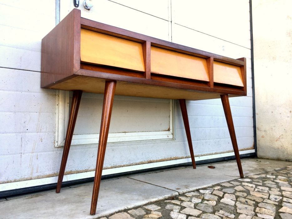 Consola olaio vintage 115comp x 43prof x 76alt.