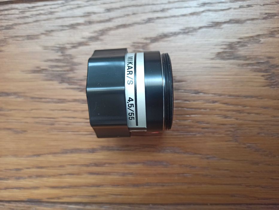 Zestaw aparatów fotograficznych analogowych, obiektywów i akcesoriów