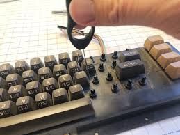 Commodore 64 - reparação e manutenção entre outros