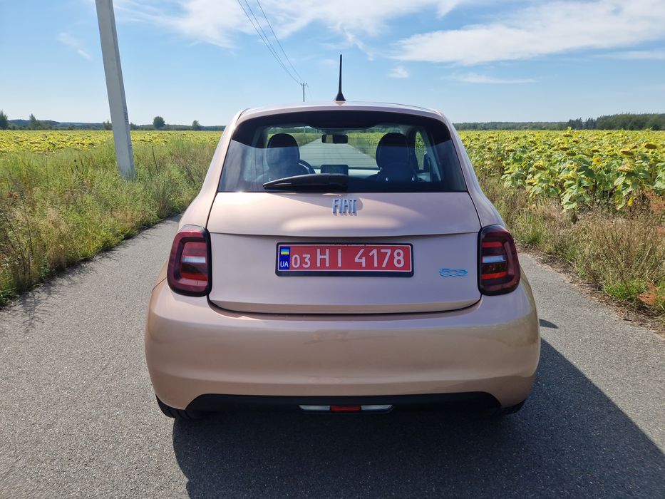 Fiat 500E 42kWt 300km