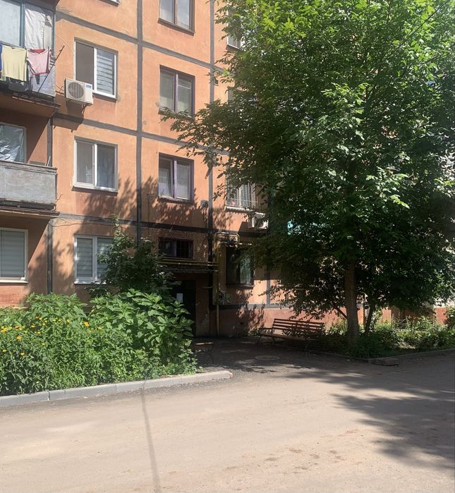 Продаж двокімнатна квартира біля парку Ювілейний Металургійний район