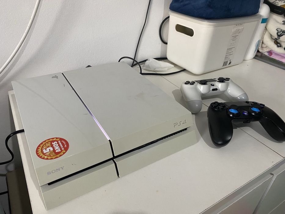 Playstation 4 Fat 500GB Branca