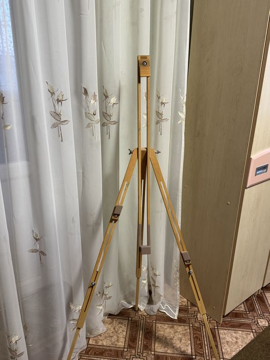 Мольберт для малювання