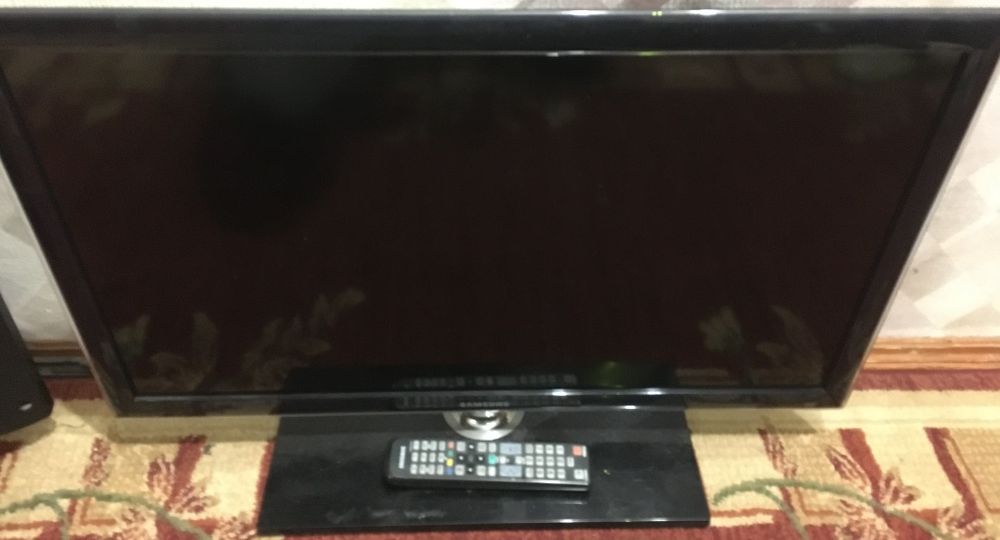 Samsung UE32D4000NW без смарт і модуля Т2