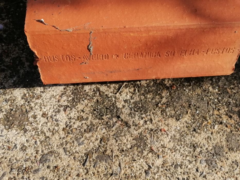 Emgarrafadeira de barro antiga