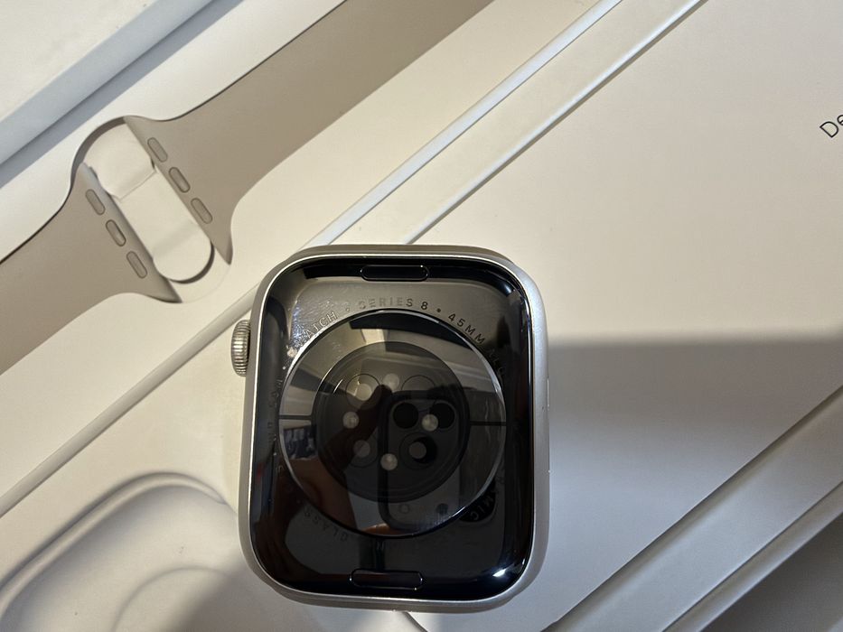 Продам Apple Watch  Series 8 45MM