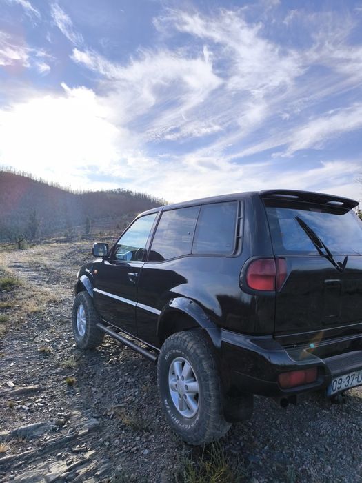 Nissan Terrano II 2.7 TDi Van (2003) – Preparação Topo | 219.000 km | Uso Exclusivo de Fim de Semana