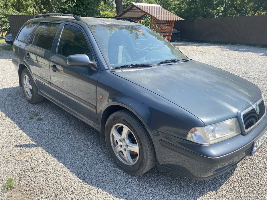Продам автомобіль Skoda Octavia 2000 року
