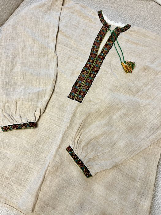 Чоловіча сорочка з автентичною гуцульською вишивкою косівщини