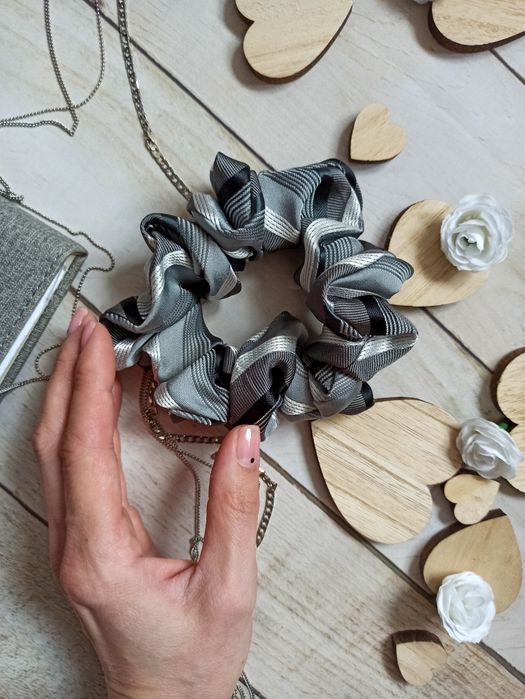 Jedwabna frotka scrunchie