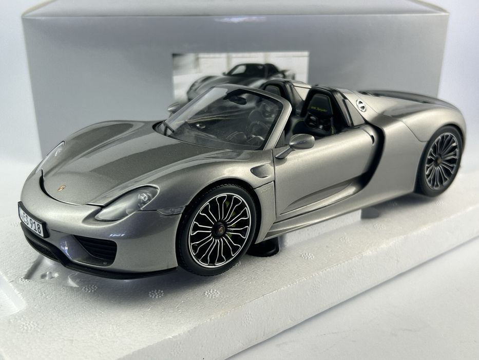 Minichamps Porsche 918 Spider efycja dealerska 1/18