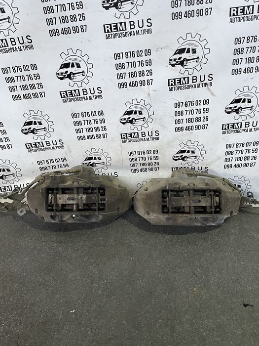 Супорт передній лівий правий Range Rover L405