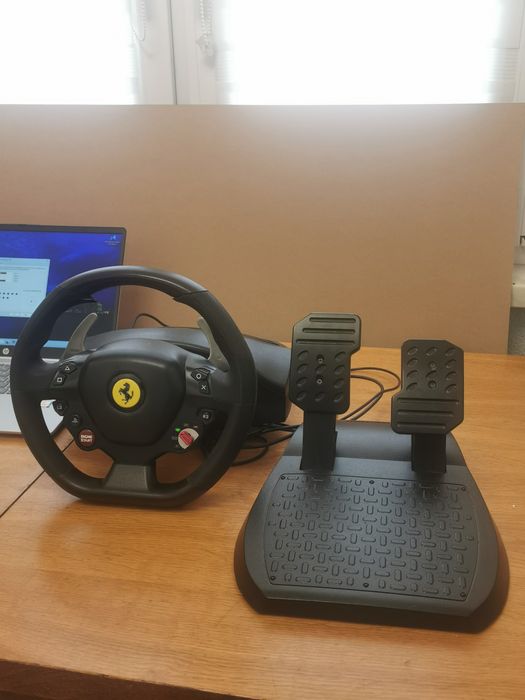 Kierowca PC Thrustmaster T80 Ferrari (02)