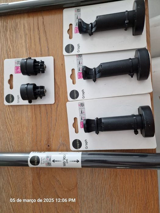 Varões novos, selados.