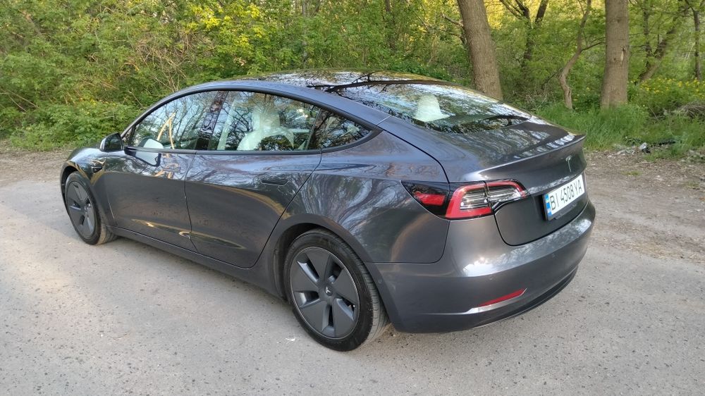 Продам Tesla Model 3 2021