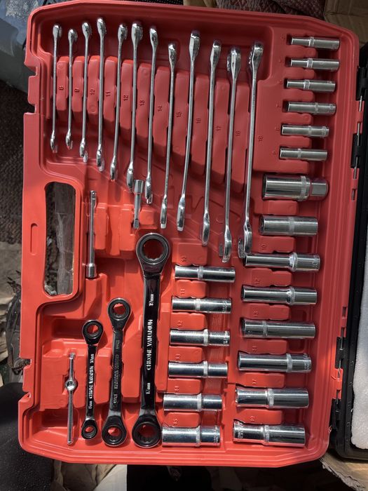 Продам новый набор ключей